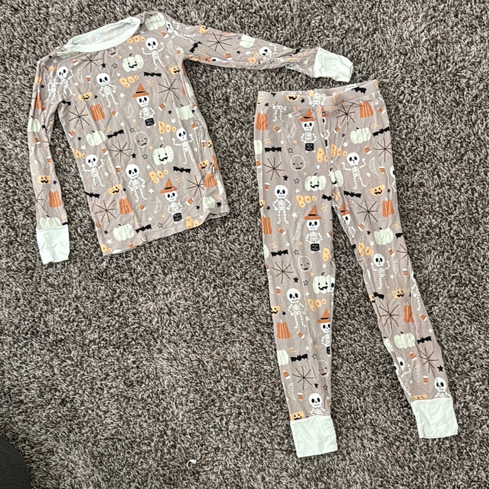 Kiki & Lulu Halloween pajamas